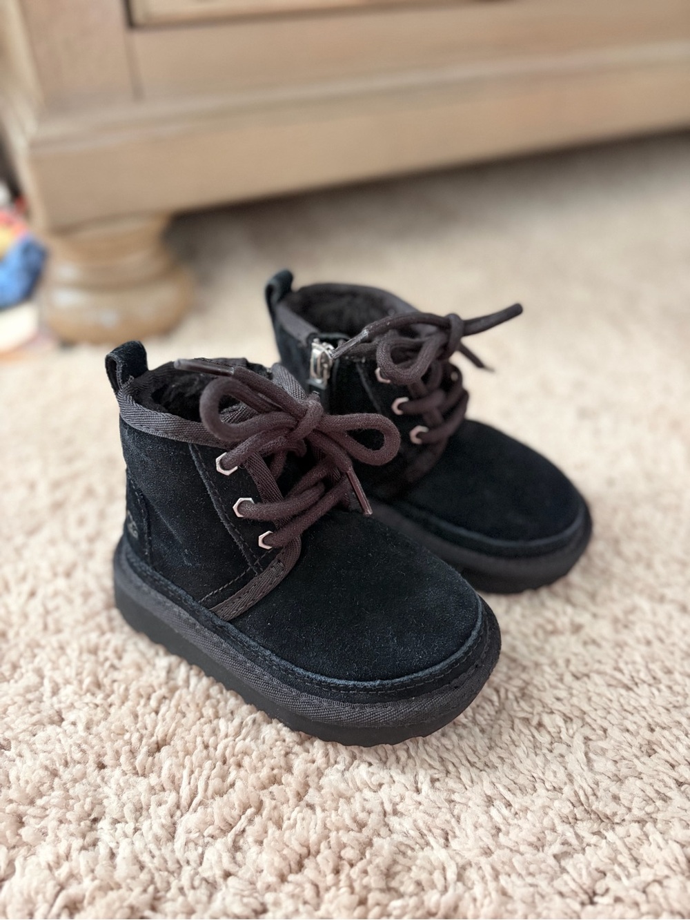 Black UGG Neumel Toddler Boots Size 6